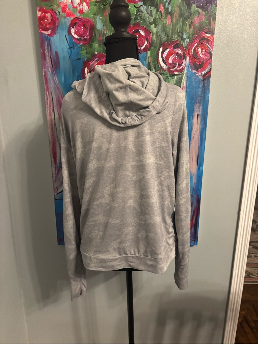 Vuori halo essential hoodie camo gray women's size S - Picture 5 of 6